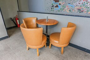 Hotel O Ciputat Near Apartment Green Lake View Ciputat