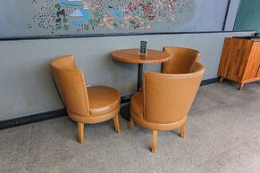 Hotel O Ciputat Near Apartment Green Lake View Ciputat