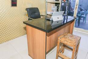 Hotel O Ciputat Near Apartment Green Lake View Ciputat