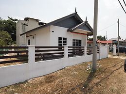 OYO 90976 Pantaistay baturakit