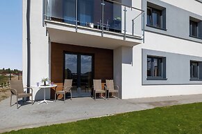 Cozy Seaside Apartment by Renters