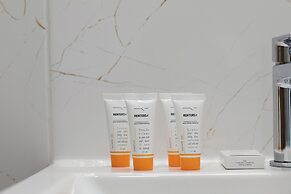 Cozy Seaside Apartment by Renters