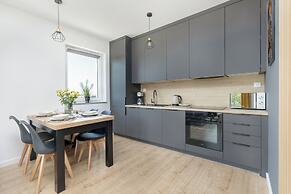 Cozy Seaside Apartment by Renters