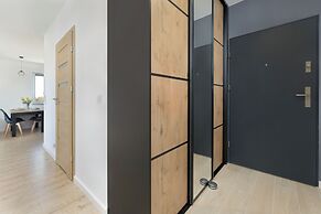 Cozy Seaside Apartment by Renters