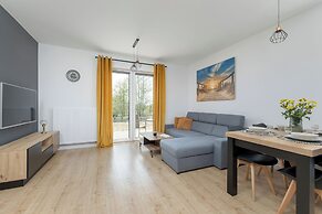 Cozy Seaside Apartment by Renters