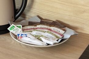 Cozy Seaside Apartment by Renters