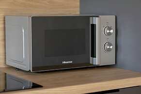 Cozy Seaside Apartment by Renters