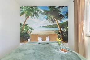 Cozy Seaside Apartment by Renters