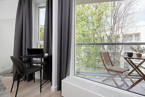 Warsaw Jaktorowska Apartment by Renters