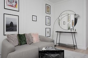 Warsaw Jaktorowska Apartment by Renters