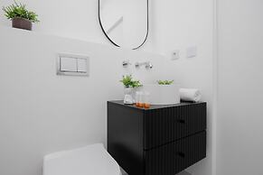 Warsaw Jaktorowska Apartment by Renters