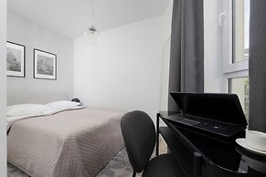 Warsaw Jaktorowska Apartment by Renters