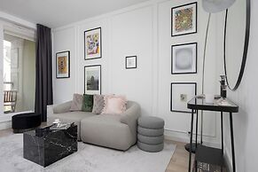 Warsaw Jaktorowska Apartment by Renters