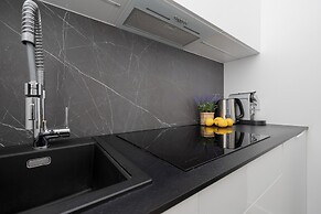 Warsaw Jaktorowska Apartment by Renters