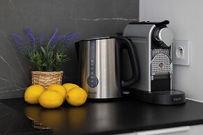 Warsaw Jaktorowska Apartment by Renters