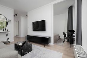 Warsaw Jaktorowska Apartment by Renters