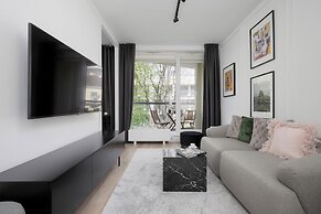 Warsaw Jaktorowska Apartment by Renters