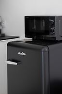 Warsaw Jaktorowska Apartment by Renters