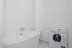 Warsaw Jaktorowska Apartment by Renters