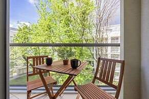 Warsaw Jaktorowska Apartment by Renters