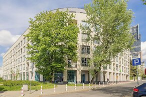 Warsaw Jaktorowska Apartment by Renters