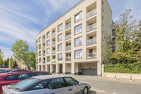 Warsaw Jaktorowska Apartment by Renters