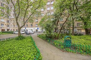 Elegant Apartment in Warsaw by Renters