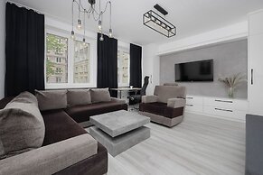 Elegant Apartment in Warsaw by Renters