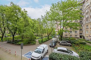 Elegant Apartment in Warsaw by Renters