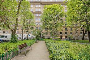 Elegant Apartment in Warsaw by Renters