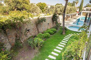 Queen Residence by Important Group