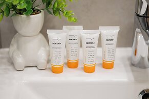 Bałuckiego Apartment Warsaw by Renters