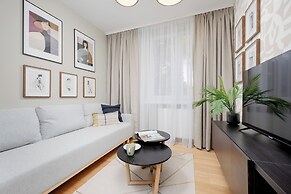 Bałuckiego Apartment Warsaw by Renters