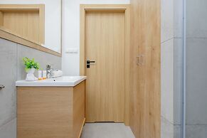 Bałuckiego Apartment Warsaw by Renters