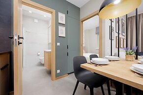 Bałuckiego Apartment Warsaw by Renters