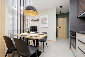 Bałuckiego Apartment Warsaw by Renters