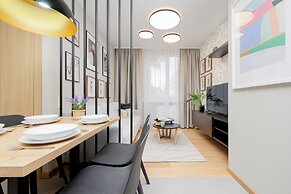 Bałuckiego Apartment Warsaw by Renters