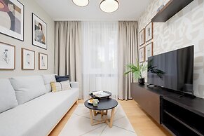 Bałuckiego Apartment Warsaw by Renters