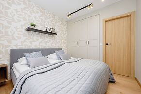 Bałuckiego Apartment Warsaw by Renters