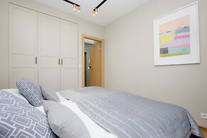 Bałuckiego Apartment Warsaw by Renters