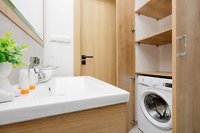 Bałuckiego Apartment Warsaw by Renters