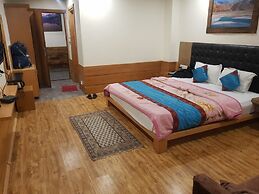Goroomgo BD Resort Manali