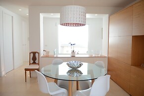 Villa Emiele with access to the sea