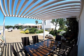 Villa Emiele with access to the sea