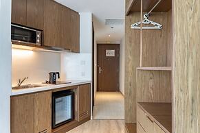 LYN Panorama Beachfront Studio