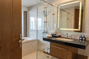 LYN Panorama Beachfront Studio