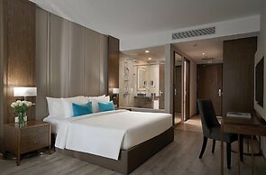 LYN Panorama Beachfront Studio