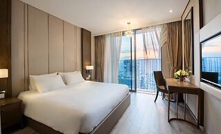 LYN Panorama Beachfront Studio