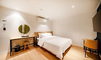 Hound Hotel Gumi indong