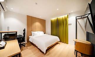 Hound Hotel Gumi indong